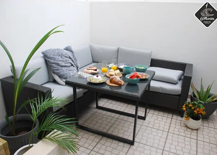 At Maries House 1 * פניש