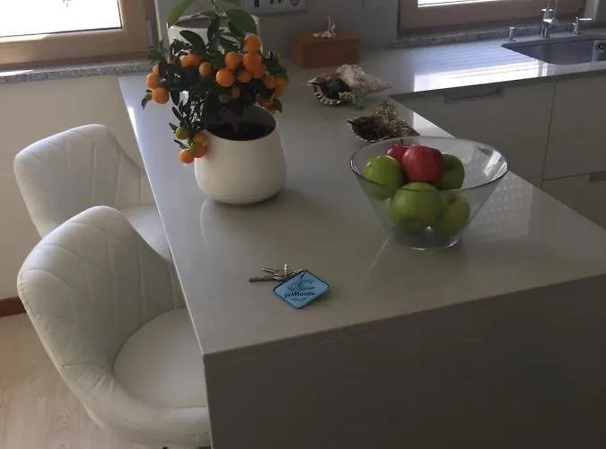 At Maries House 1 * פניש