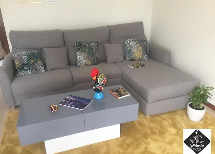 At Maries House 1 * פניש